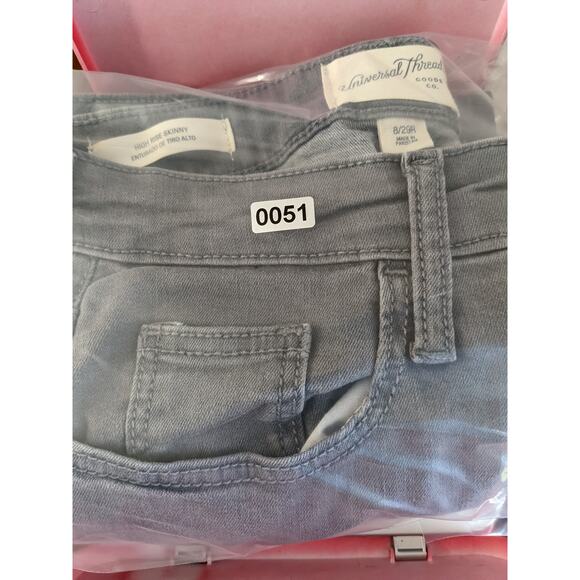 Universal Thread Jeans 8 Gray High Rise Skinny Women Casual Slim Fit Medium Wash - Picture 9 of 11